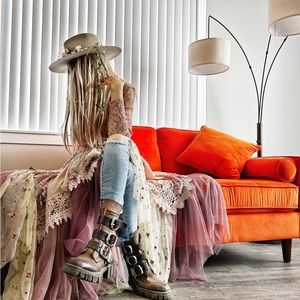 Gypsy Skirt Modeling Pics